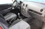красный Ford Fusion 1.4 MT (80 л.с.) 2009 фото 14