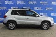 серебряный Volkswagen Tiguan 1.4 MT (150 л.с.) 4WD 2016 фото 6