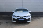 Белый Toyota Camry 2.5 AT (200 л.с.) 2021 фото 1