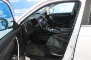 белый Geely Atlas Pro 1.5 AMT (177 л.с.) 4WD 2022 фото 13