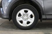 Серый Toyota RAV4 2.0 CVT (146 л.с.) 4WD 2016 фото 12