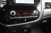 белый Mitsubishi Outlander 2.0 CVT (146 л.с.) 2021 фото 18