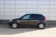 Черный Renault Sandero 1.4 MT (75 л.с.) 2011 фото 4