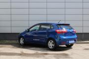 Синий Kia Rio 5-speed 1.6 MT (123 л.с.) 2012 фото 7