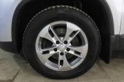 серебряный Volkswagen Tiguan 1.4 MT (150 л.с.) 4WD 2016 фото 11