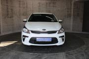 Белый Kia Rio 1.6 AT (123 л.с.) 2019 фото 1
