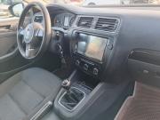 Серый Volkswagen Jetta 1.4 MT (150 л.с.) 2011 фото 2
