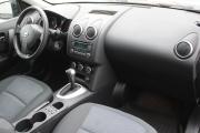 Серый Nissan Qashqai 1.6 CVT (117 л.с.) 2012 фото 10