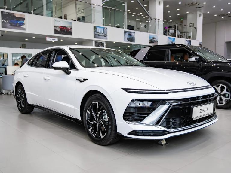 белый Hyundai Sonata 2.0 AT (160 л.с.) 2026